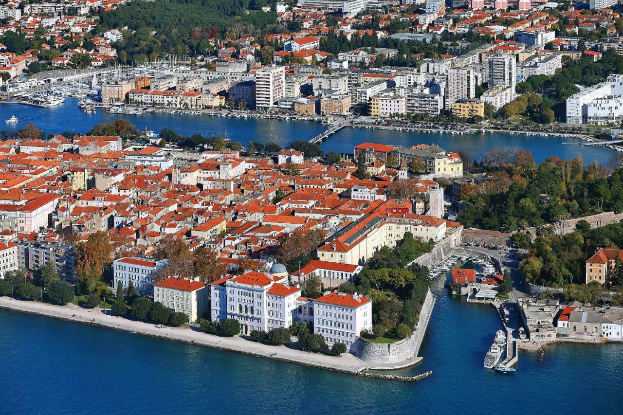 Apartman Lana In City Centre With Garage Zadar Exteriér fotografie